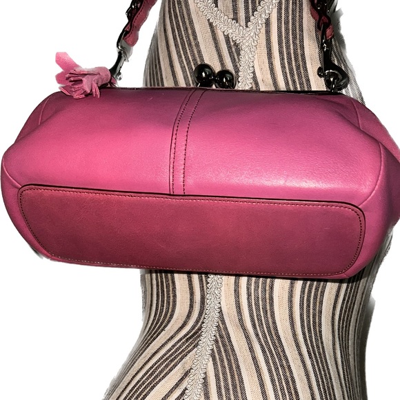 RARE Coach Collector's Item Vintage RARE (Host Pick) - Picture 9 of 14